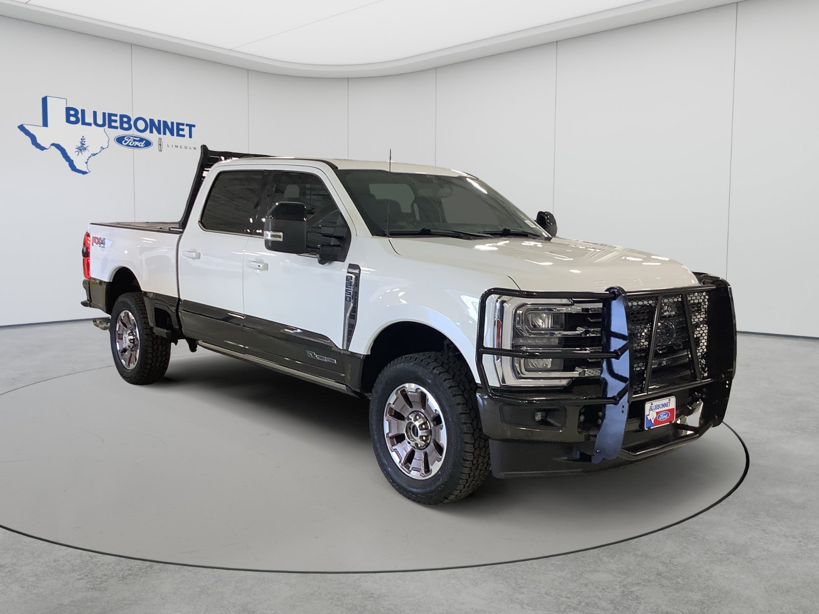 Used 2024 Ford F250 King Ranch w/ FX4 Off-Road Package AWD/4WD image 3