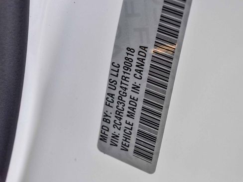 New 2026 Chrysler Pacifica Pinnacle w/ Trailer Tow Group image 32