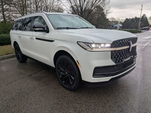 New 2026 Lincoln Navigator L Black Label AWD/4WD image 12