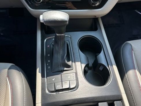 Used 2017 Kia Sedona LX w/ LX Essentials Premium Package image 21