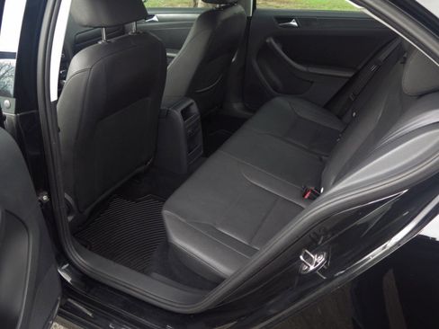 Used 2012 Volkswagen Jetta SE image 11
