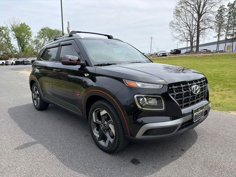 Used 2026 Hyundai Venue SEL image 2