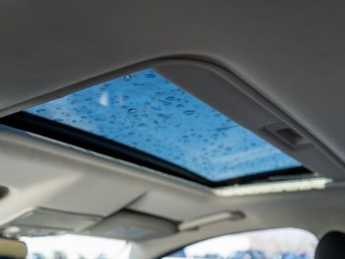 Used 2022 Ford EcoSport SE w/ SE Convenience Package image 12