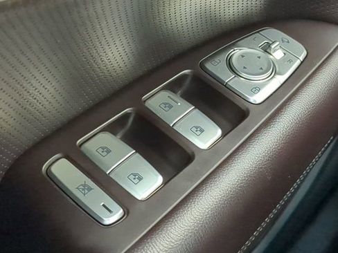 Used 2022 Genesis G70 2.0T w/ Prestige Package image 24