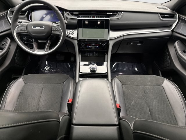 Used 2023 Jeep Grand Cherokee Altitude AWD/4WD image 14