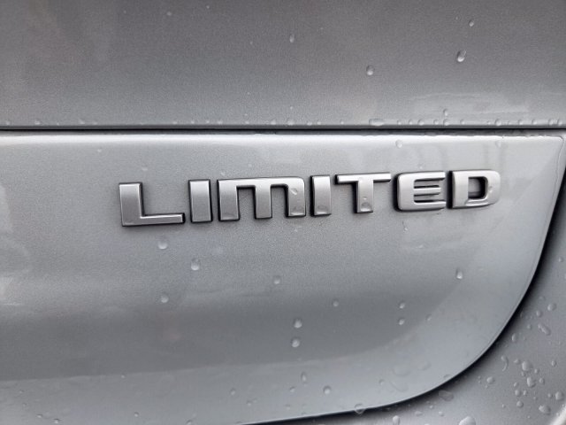 Used 2025 Jeep Grand Cherokee L Limited w/ Luxury Tech Group II AWD/4WD image 15