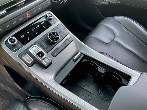 Used 2024 Hyundai Palisade Calligraphy image 17