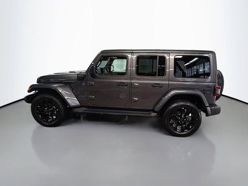 Used 2025 Jeep Wrangler Unlimited Sahara image 4