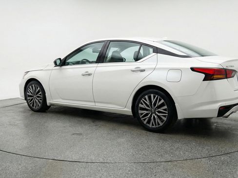 Used 2025 Nissan Altima 2.5 SV image 6
