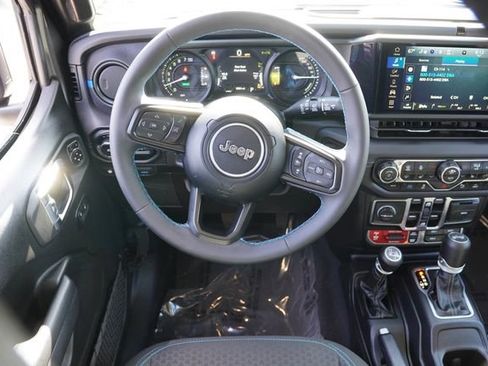 Certified 2025 Jeep Wrangler Unlimited Rubicon 4xe w/ Safety Group image 19