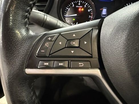 Used 2019 Nissan Rogue SL image 12