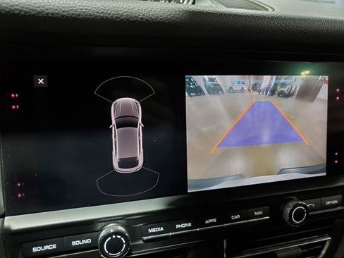 Used 2020 Porsche Macan image 34