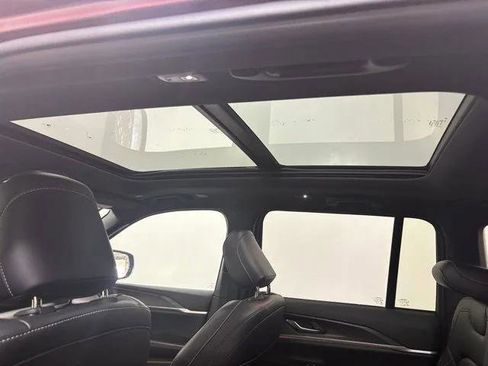 Certified 2024 Jeep Grand Cherokee Limited w/ Black Appearance Package image 15