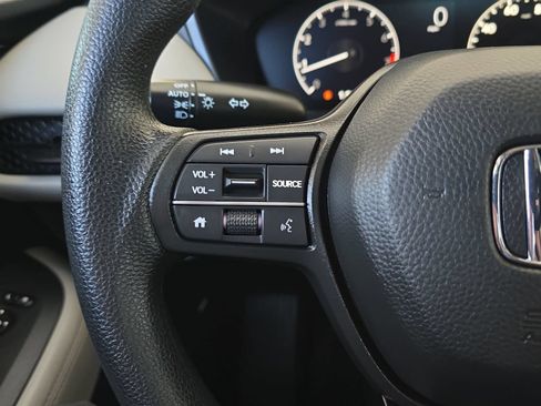 Certified 2025 Honda HR-V LX image 19