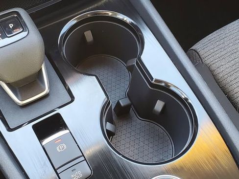 Used 2022 Nissan Rogue S image 24