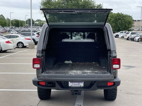 Used 2023 Jeep Gladiator Sport image 29