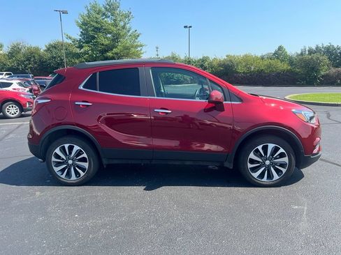 Used 2022 Buick Encore Preferred w/ Safety Package II AWD/4WD image 5