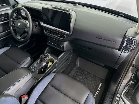 Certified 2025 Ford Bronco Sport Outer Banks w/ Outer Banks Tech Package+ AWD/4WD image 33