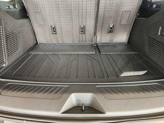 New 2026 Chevrolet Suburban LT w/ Comfort Package AWD/4WD image 22