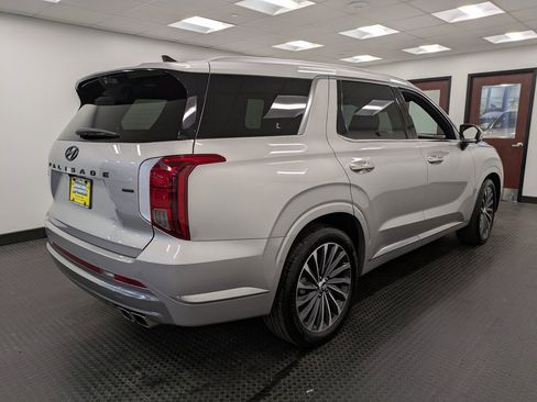 Used 2024 Hyundai Palisade Calligraphy image 4