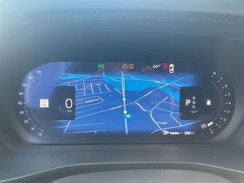 Certified 2025 Volvo XC40 B5 Plus AWD/4WD image 20