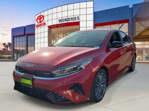 Used 2022 Kia Forte GT image 2