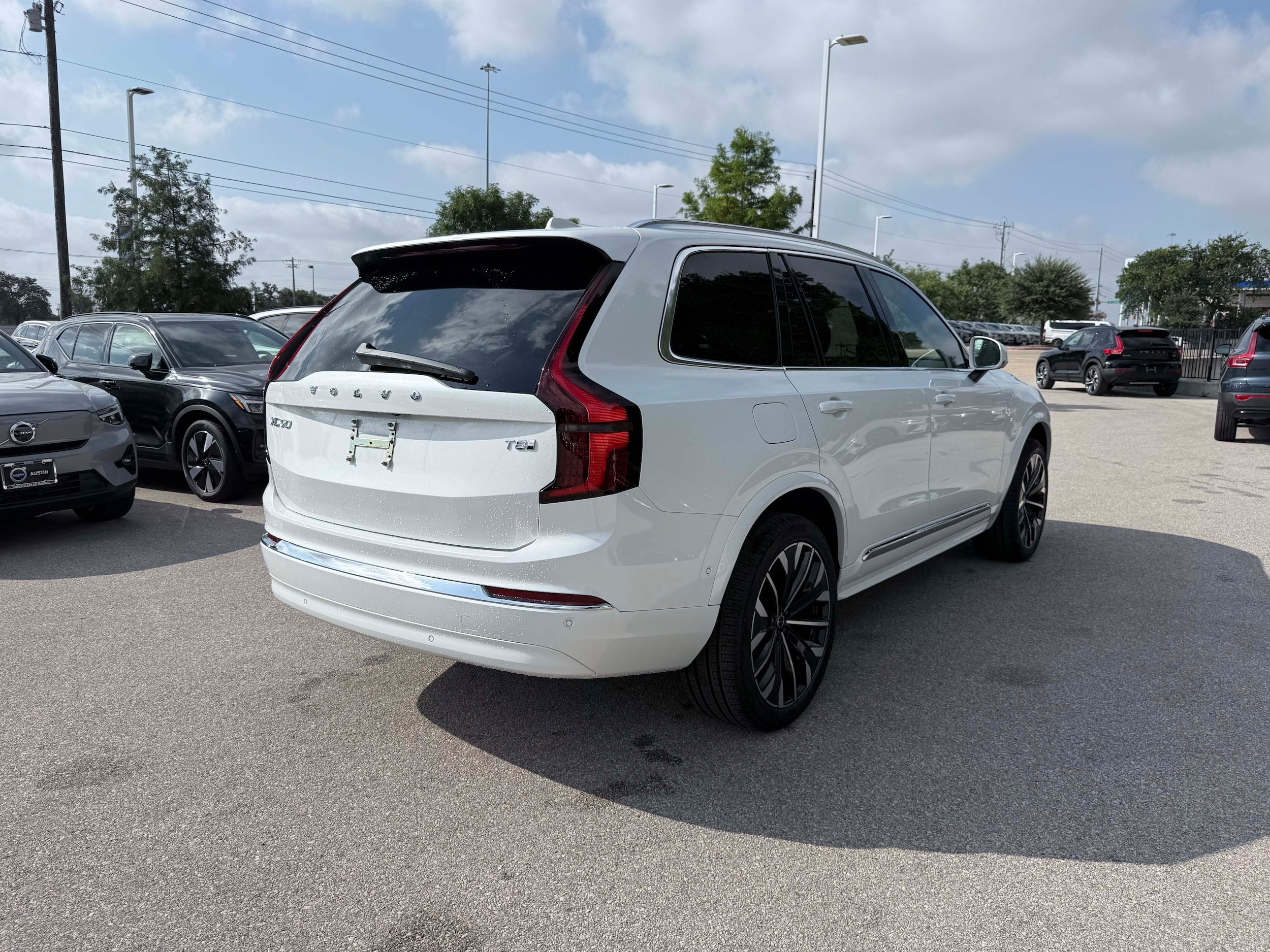 New 2026 Volvo XC90 T8 Plus AWD/4WD image 6