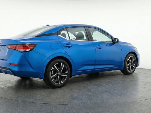 Used 2025 Nissan Sentra SV FWD image 9