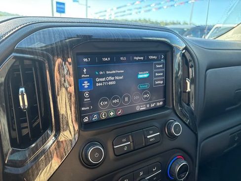 Used 2021 Chevrolet Silverado 1500 LTZ AWD/4WD image 14