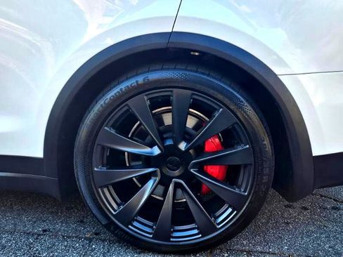 Used 2023 Tesla Model X Plaid image 19