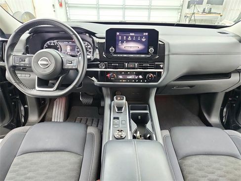 Used 2024 Nissan Pathfinder SV image 24