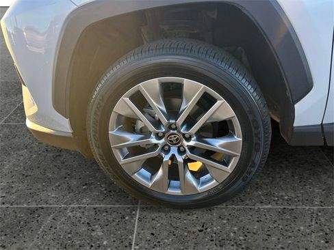 Used 2023 Toyota RAV4 XLE Premium image 14
