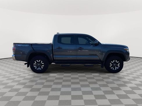 Used 2022 Toyota Tacoma TRD Off-Road AWD/4WD image 8