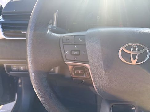 Used 2025 Toyota Camry LE FWD image 17