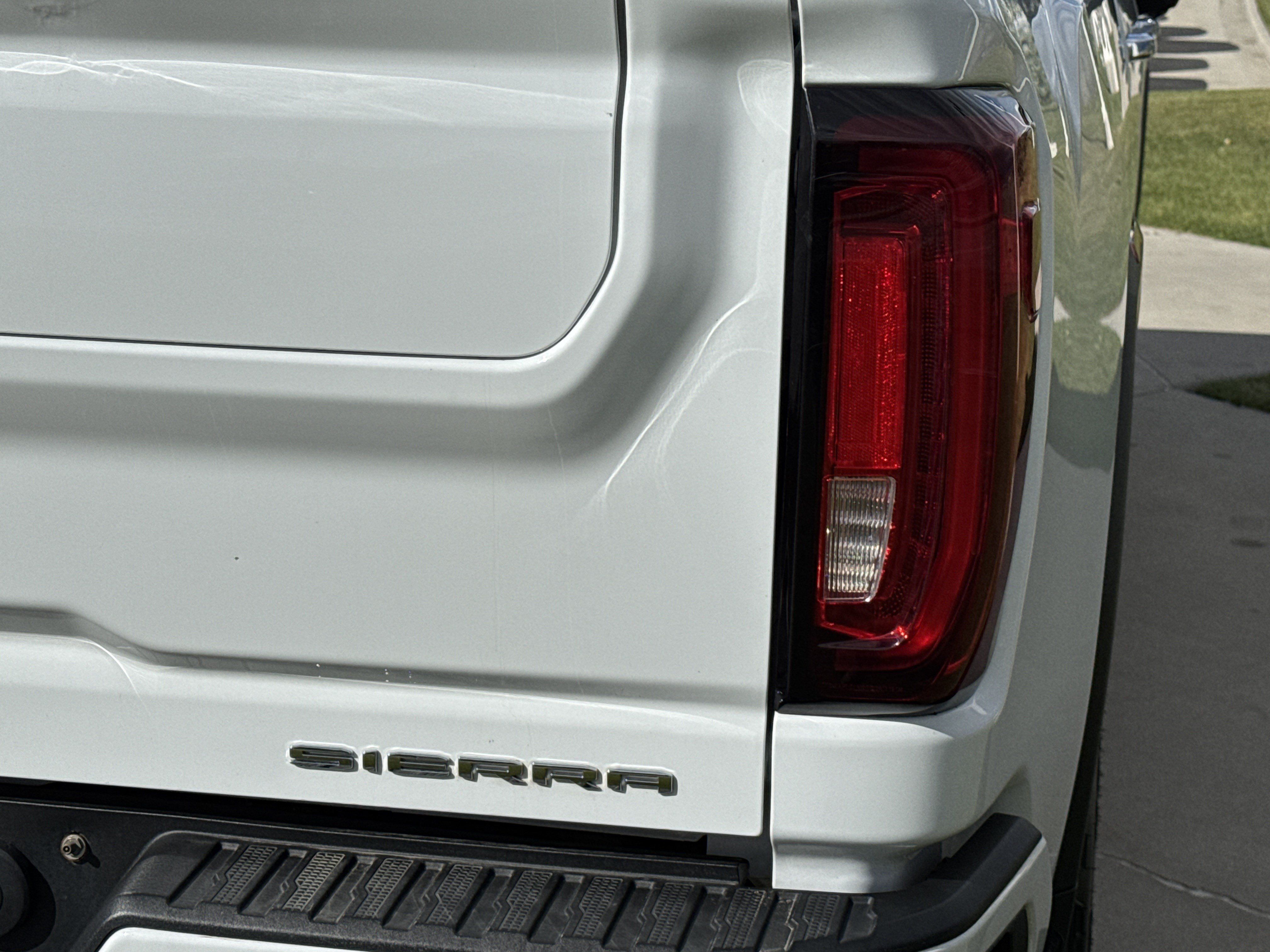 Used 2023 GMC Sierra 3500 Denali w/ Denali Ultimate Package AWD/4WD image 4