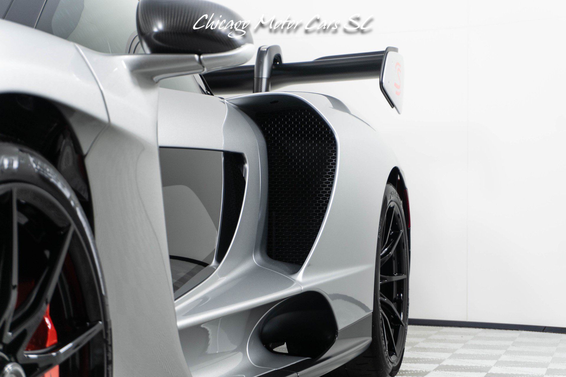 Used 2019 McLaren Senna RWD image 9