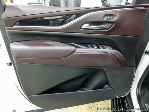 Certified 2023 Cadillac Escalade ESV Premium Luxury Platinum w/ Heavy-Duty Trailer Package image 23