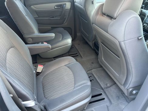 Used 2016 Chevrolet Traverse LT image 16