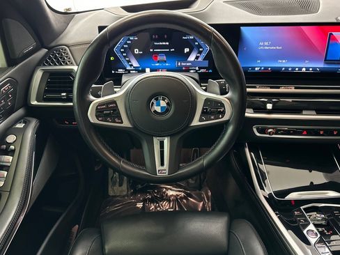 Certified 2025 BMW X7 M60i AWD/4WD image 28