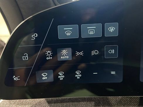 Used 2025 Lucid Air Touring AWD/4WD image 18