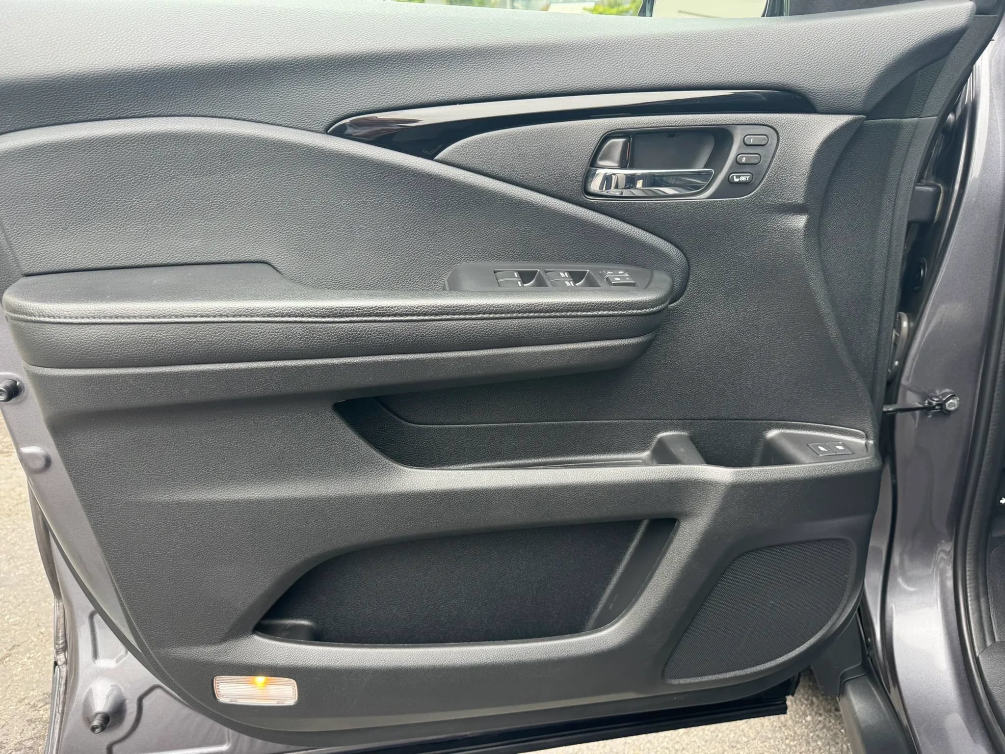 Used 2018 Honda Pilot Elite image 41