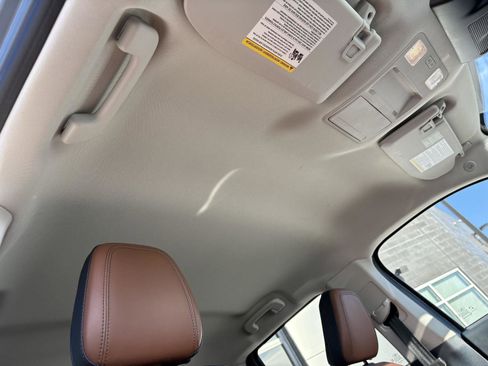 Used 2024 Ford Maverick Lariat image 23