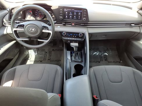Certified 2022 Hyundai Elantra SEL FWD image 14