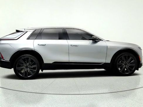 Used 2024 Cadillac Lyriq Sport AWD/4WD image 4