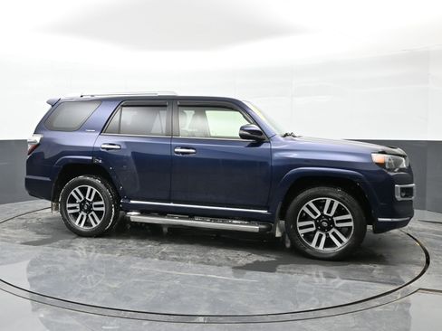Used 2014 Toyota 4Runner Limited image 9