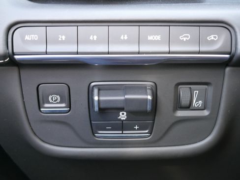 Used 2021 Cadillac Escalade Premium Luxury Platinum w/ Heavy-Duty Trailer Package AWD/4WD image 40