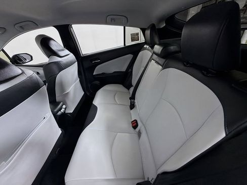 Certified 2022 Toyota Prius XLE image 9