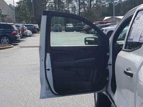 Used 2024 Chevrolet Colorado W/T image 15