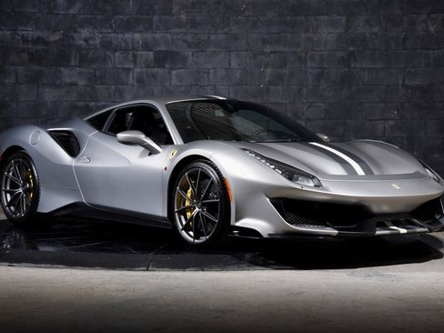 Used 2020 Ferrari 488 Pista Coupe image 2