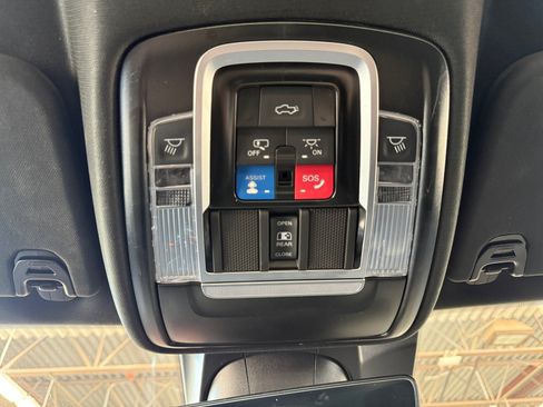 Used 2023 RAM 1500 Laramie AWD/4WD image 23